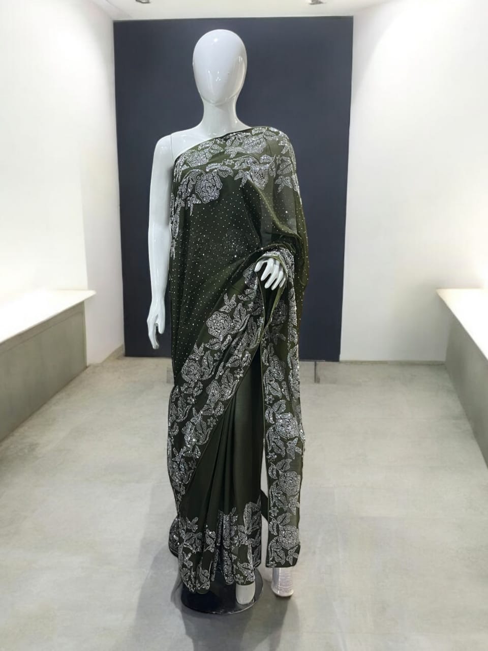 Gulaab stone saree